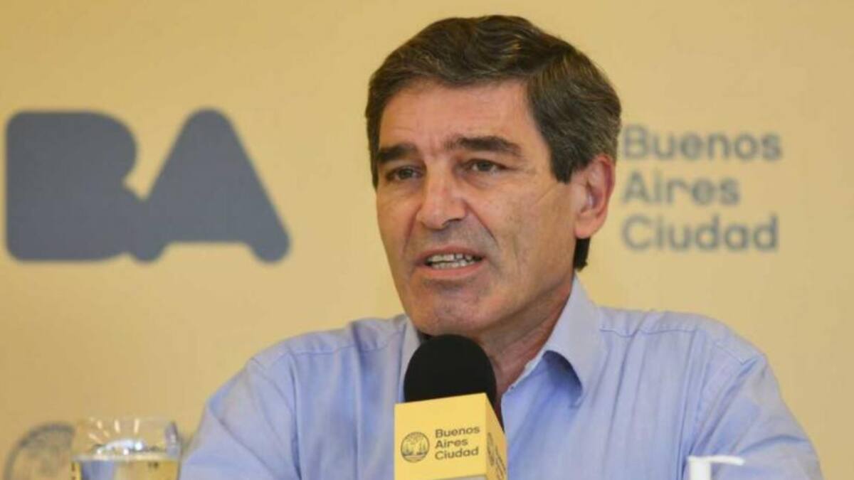 Fernán Quirós, ministro de Salud de la Ciudad, NA
