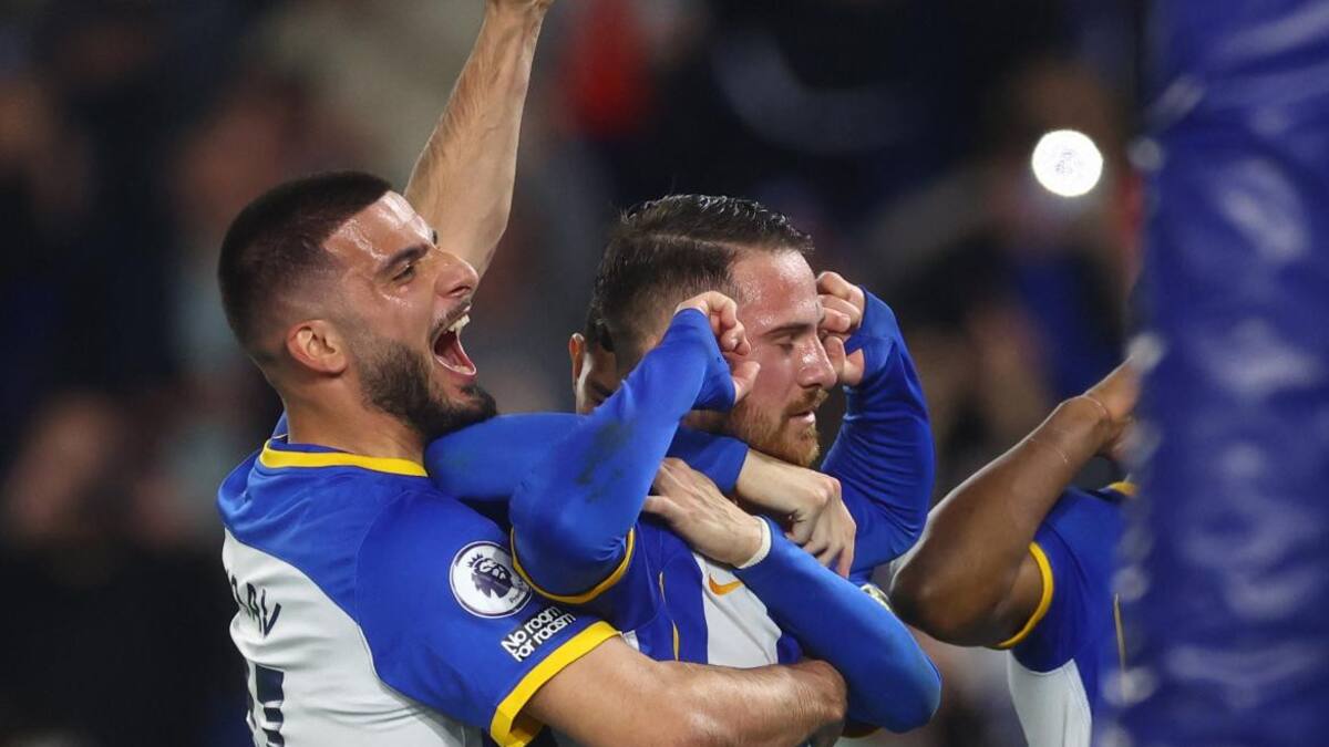 Festejo de Alexis Mac Allister para el Brighton ante el Manchester United por la Premier League. Foto: REUTERS.