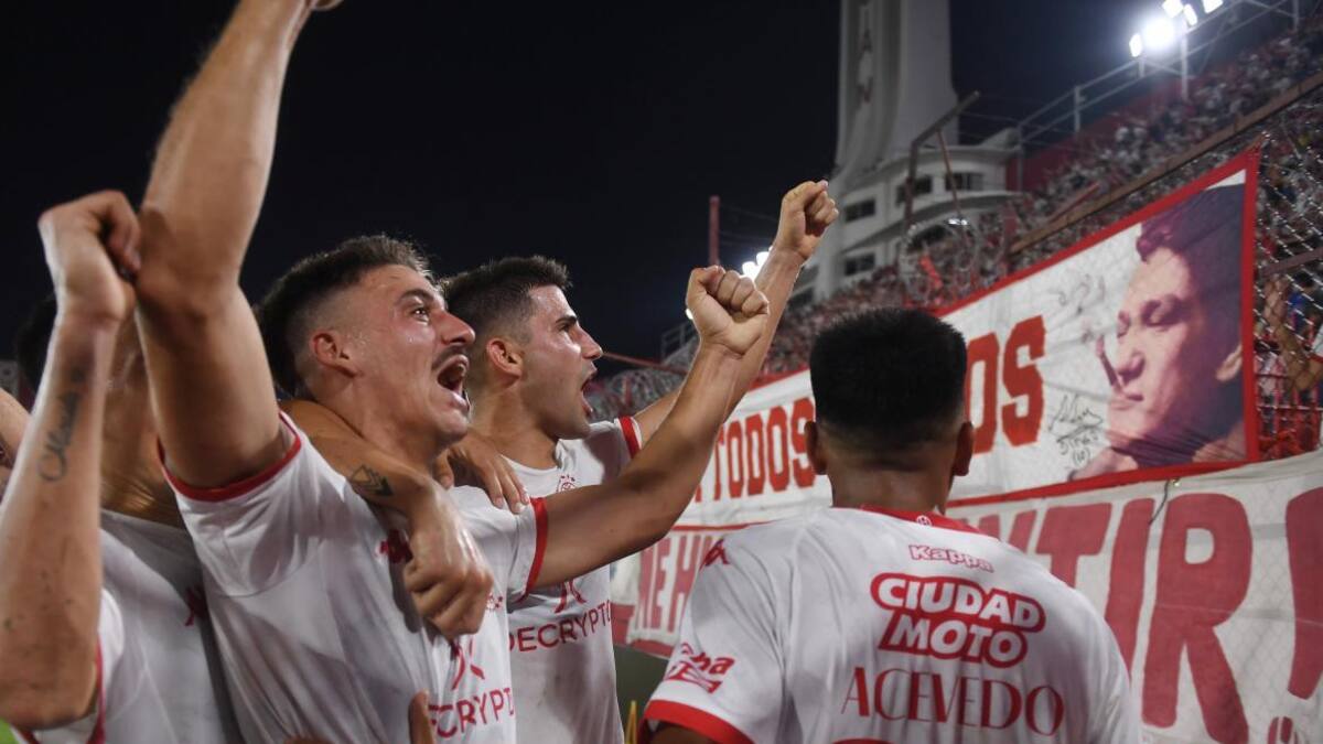 Festejo de Huracán ante Boston River por la Copa Libertadores. Foto: Telam.