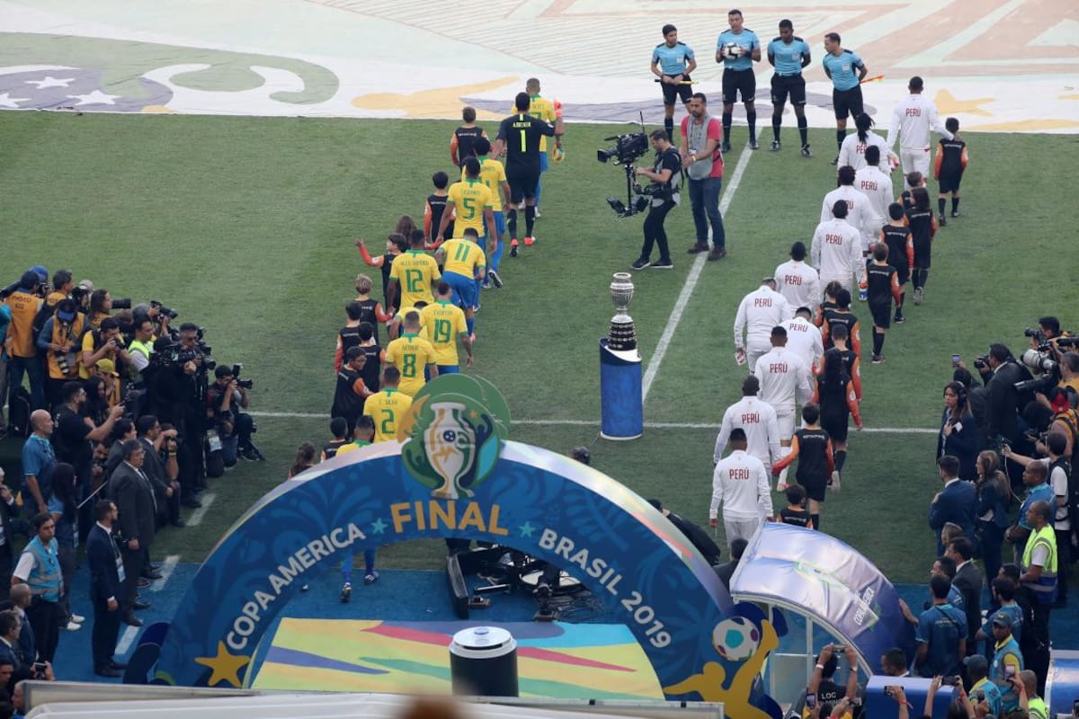 Fiesta de cierre, Brasil vs Perú - Copa América