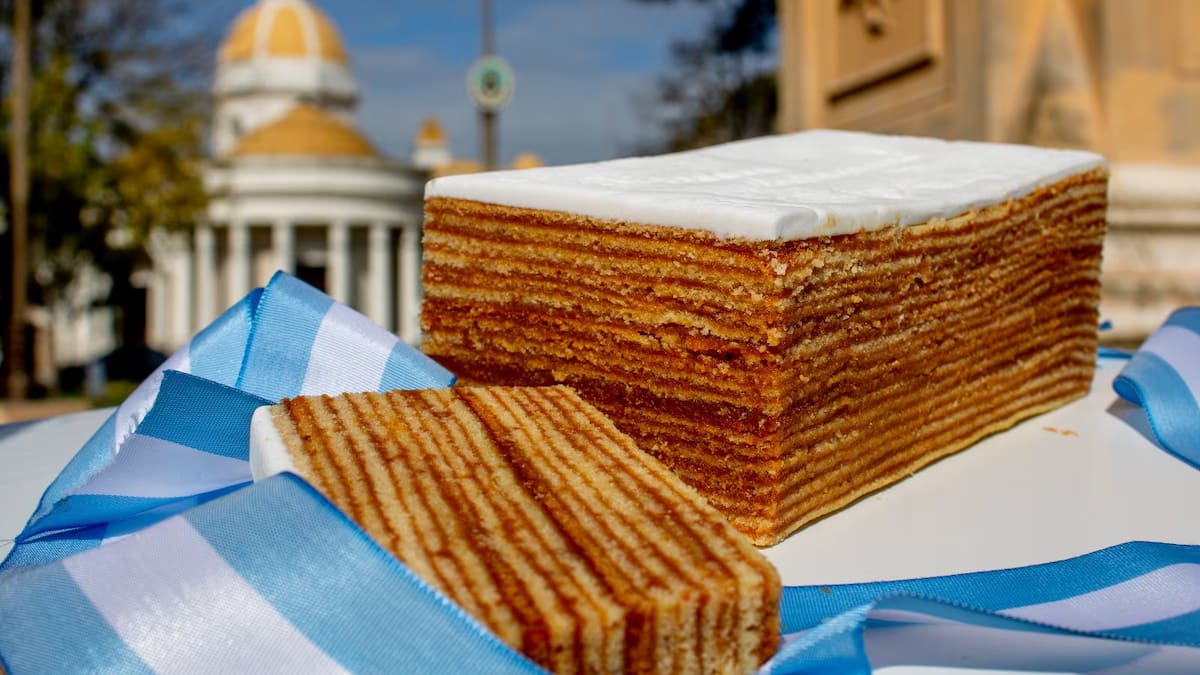 A puro folklore y un postre con 25 capas de dulce de leche: así se palpita la Fiesta de la Torta Argentina de cara al 25 de mayo