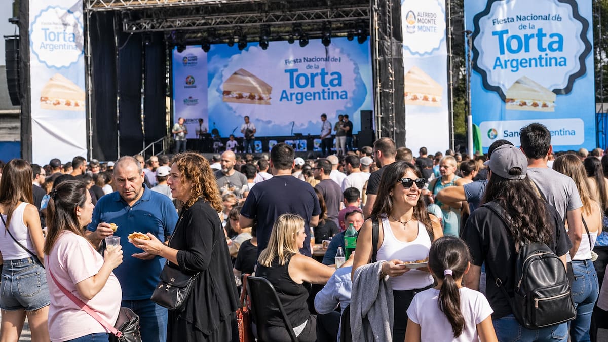 Cómo llegar en tren a la Fiesta de la Torta Argentina: el evento clave del finde largo para entretenerse y comer rico en familia