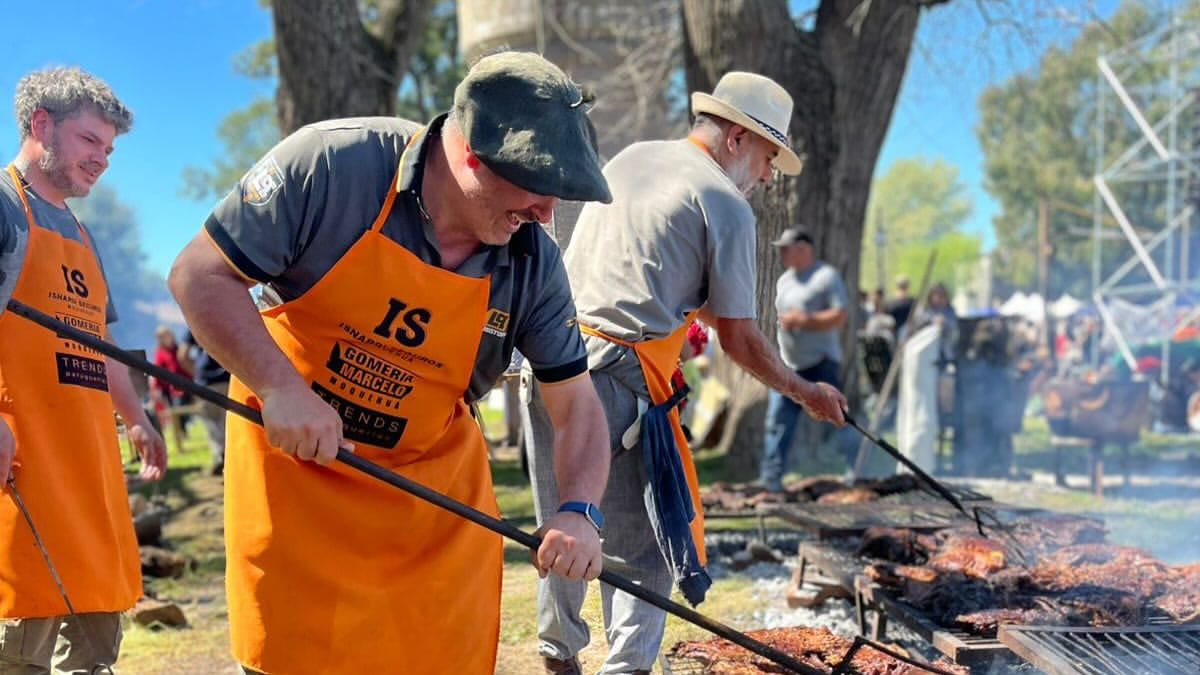 Se aproxima la Fiesta del Asado Criollo: fechas, horarios y artistas que tocarán en la celebración bonaerense