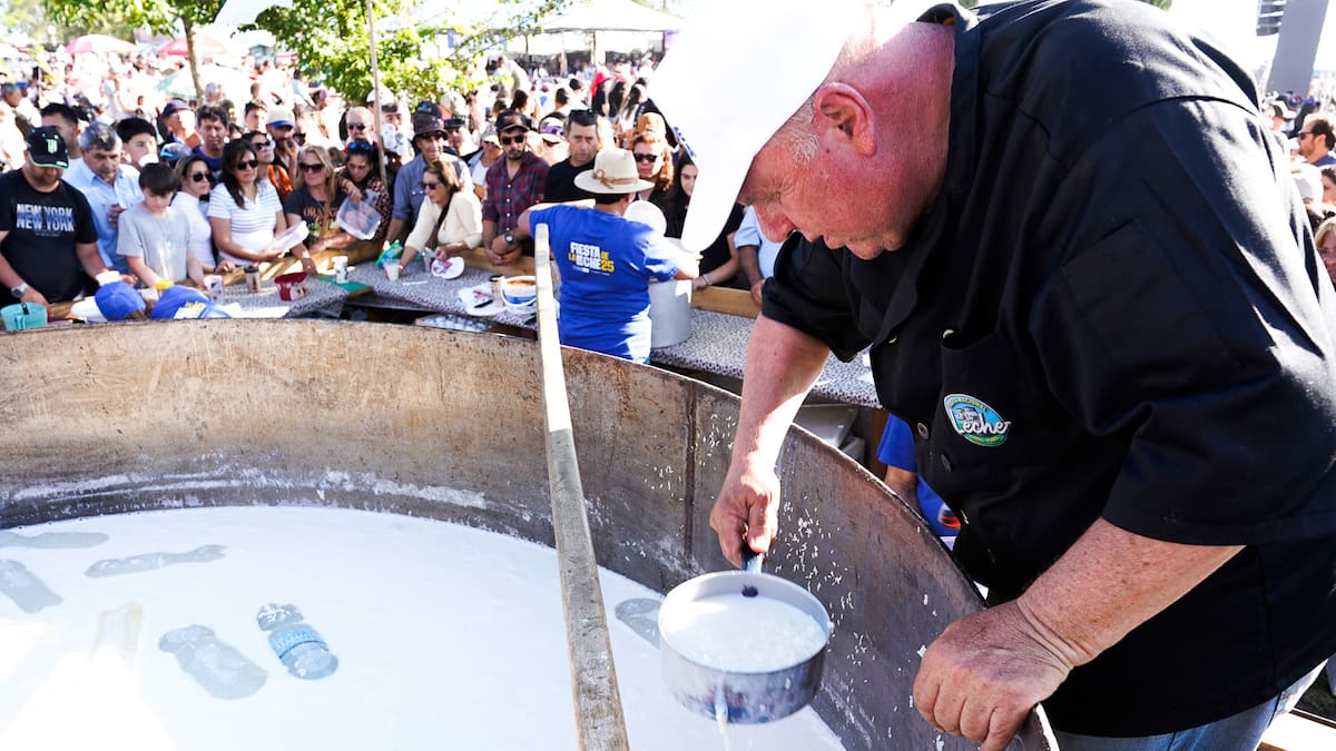 Tiene menos de 2.000 habitantes y prepara el arroz con leche más grande del mundo: cuándo y dónde será la Fiesta de la Leche