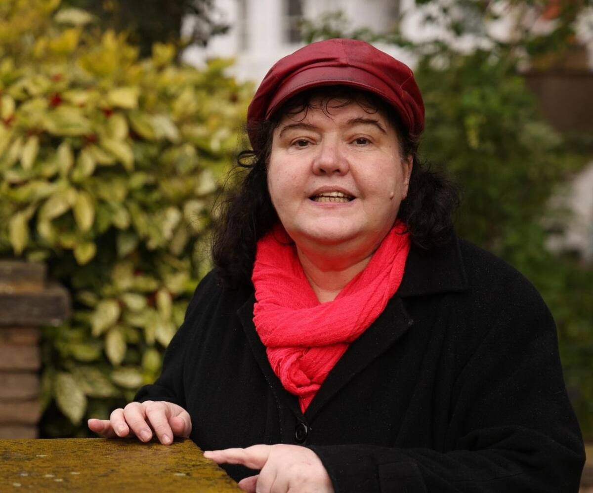 Fiona Harvey, la verdadera Martha Scott de la serie Bebe Reno.