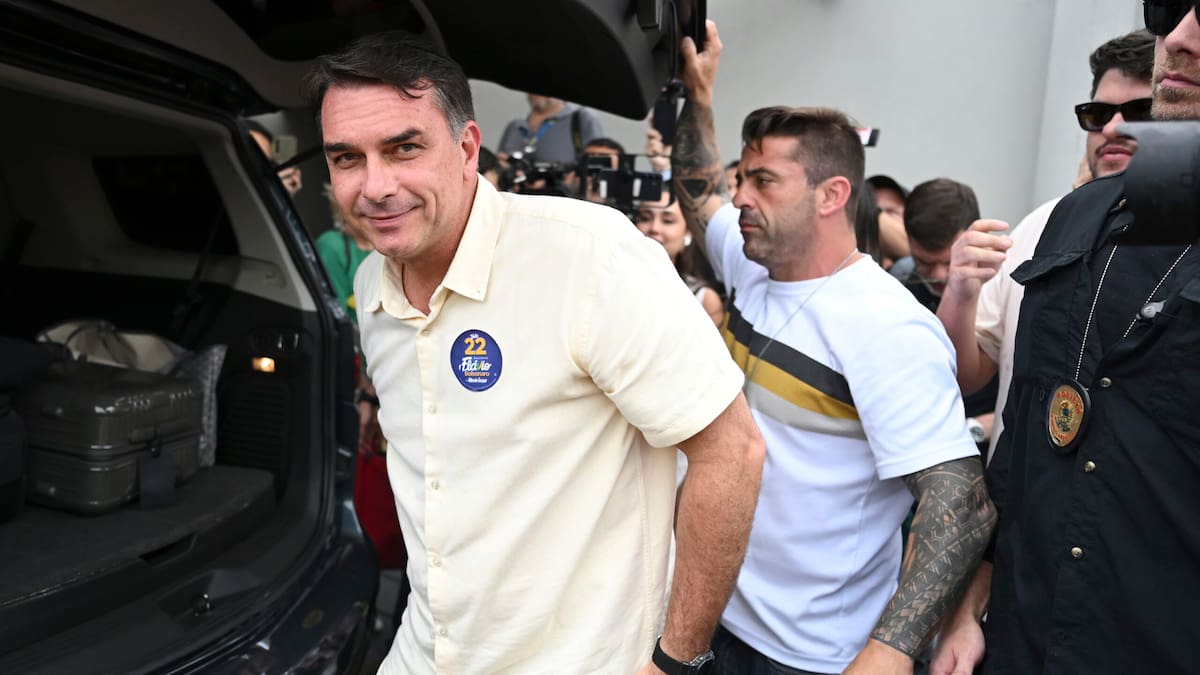 Flávio Bolsonaro.