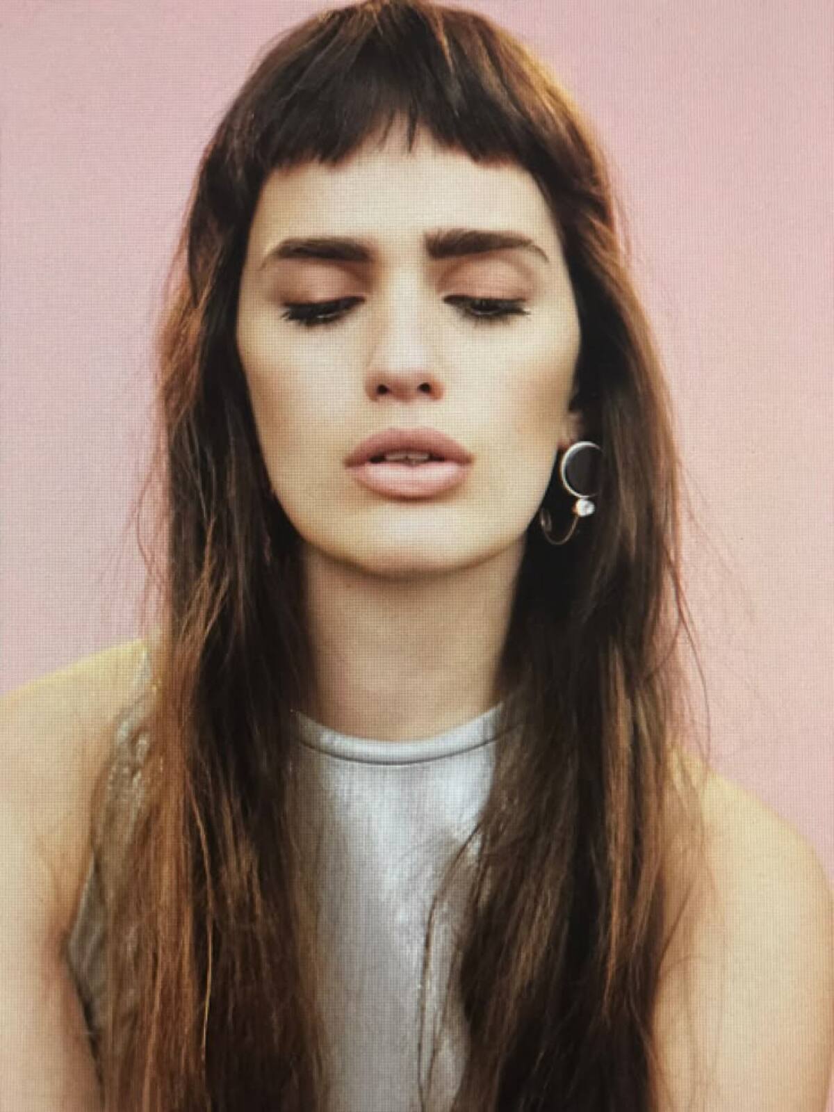 Flequillo de rolinga recto en tendencia. Foto PINTEREST
