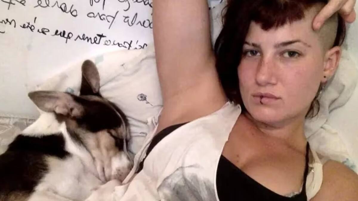 Florencia Aranguren y su perro. Foto: redes sociales