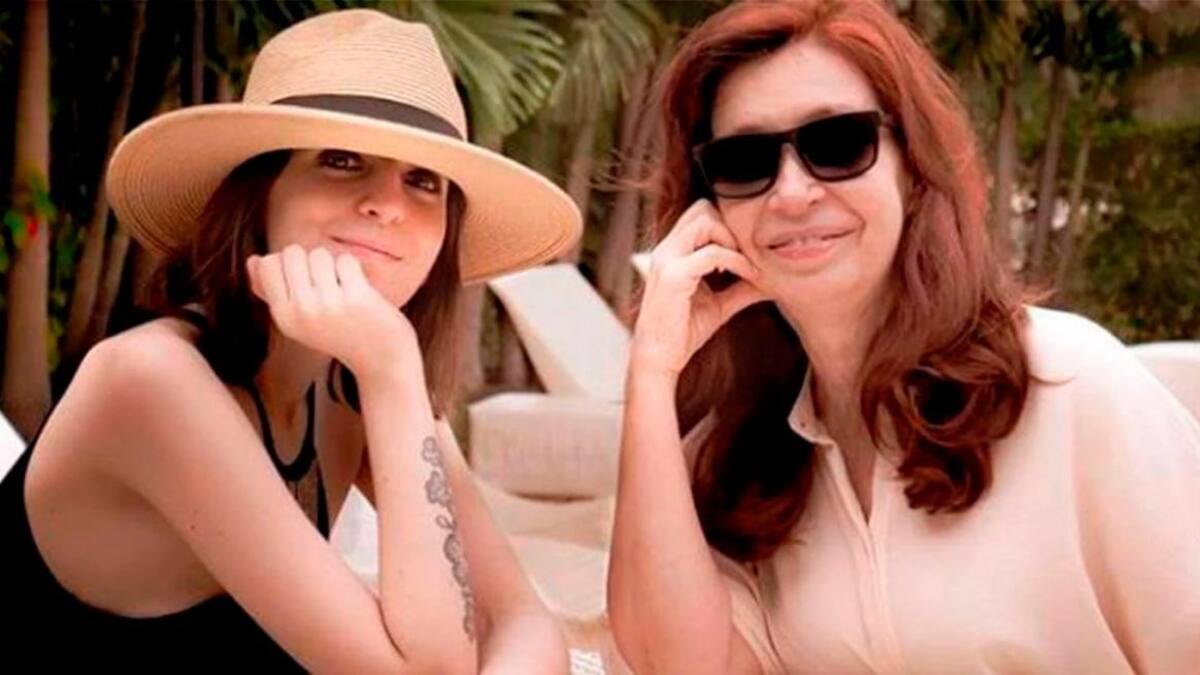 Florencia Kirchner, Cristina Fernández de Kirchner, política, Twitter