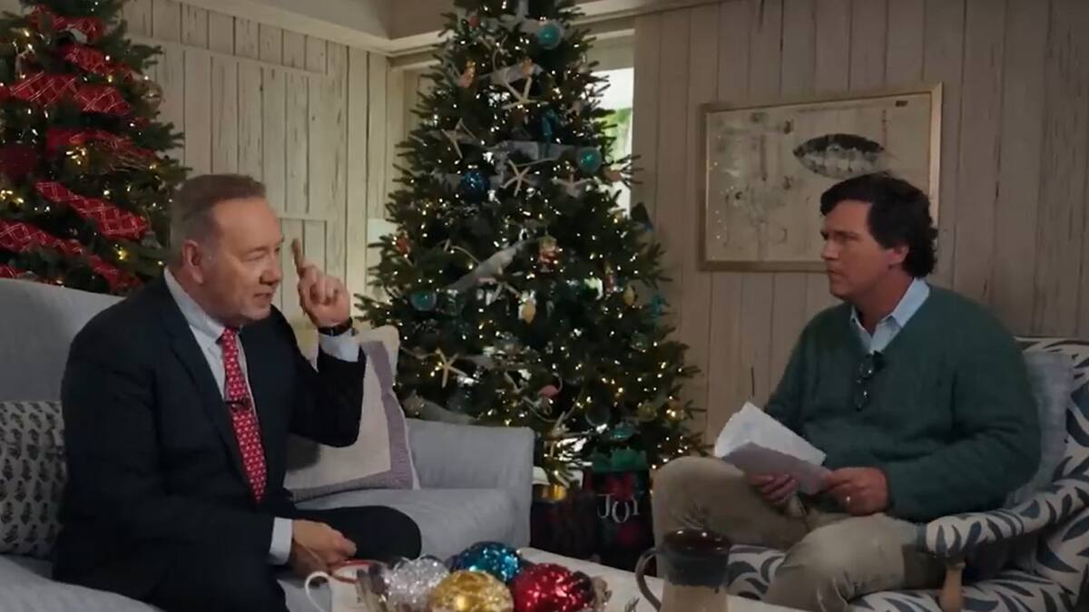 Kevin Spacey envió un particular mensaje navideño referido a las denuncias en su contra: "Intentaron enterrarme”