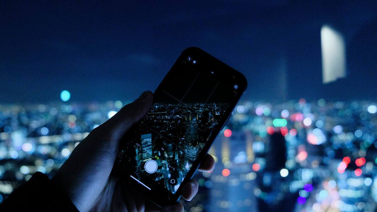 Las fotos con el celular transmiten mucha información. Foto: Unsplash.