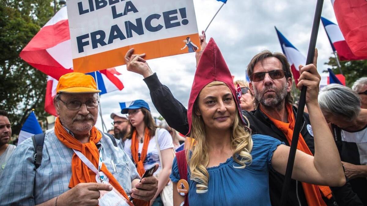 Francia: siguen las protestas contra el pase sanitario. Foto: EFE.