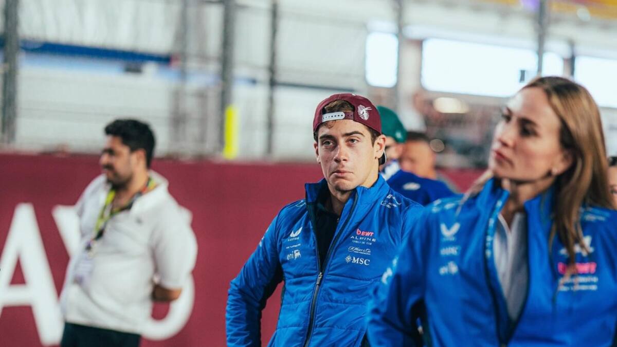 Yoga a máxima velocidad: Franco Colapinto se divirtió con una leyenda del deporte antes del Gran Premio de Qatar