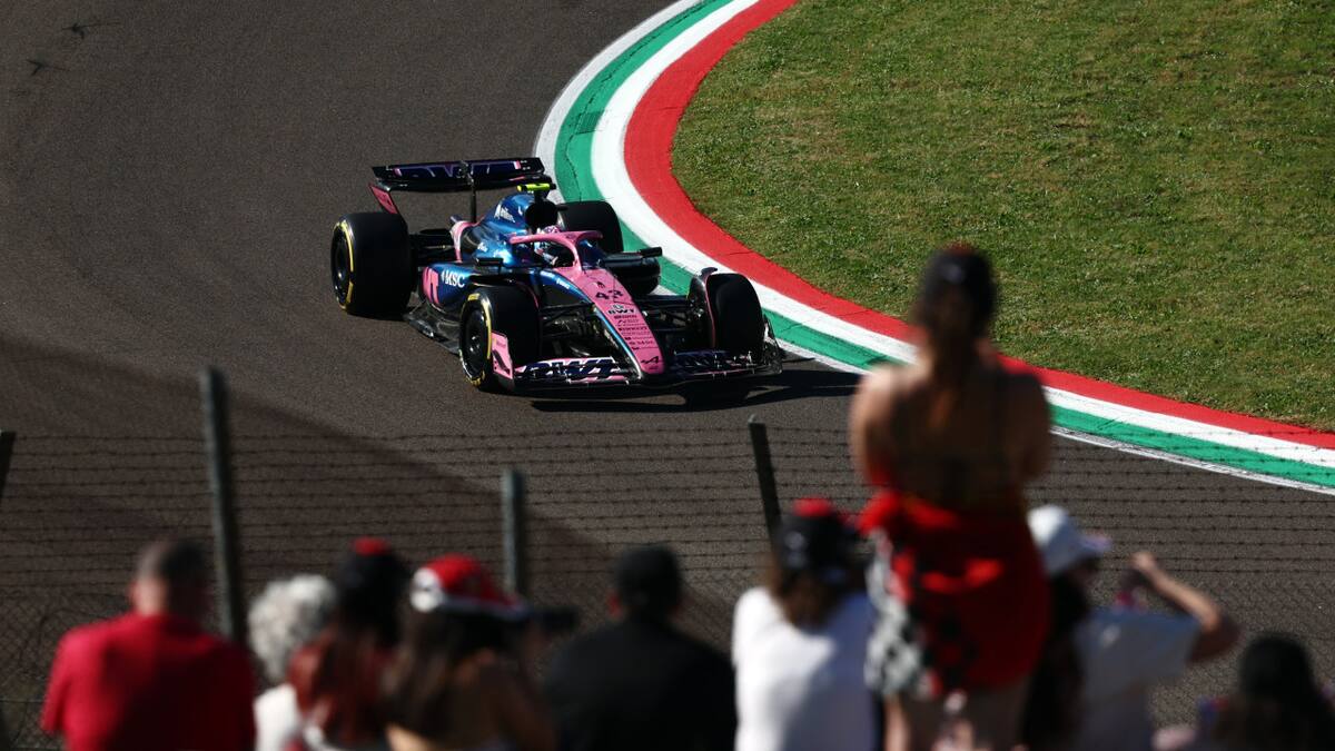 Franco Colapinto en el Gran Premio de Emilia-Romaña 2025. Foto: REUTERS/Jakub Porzycki.