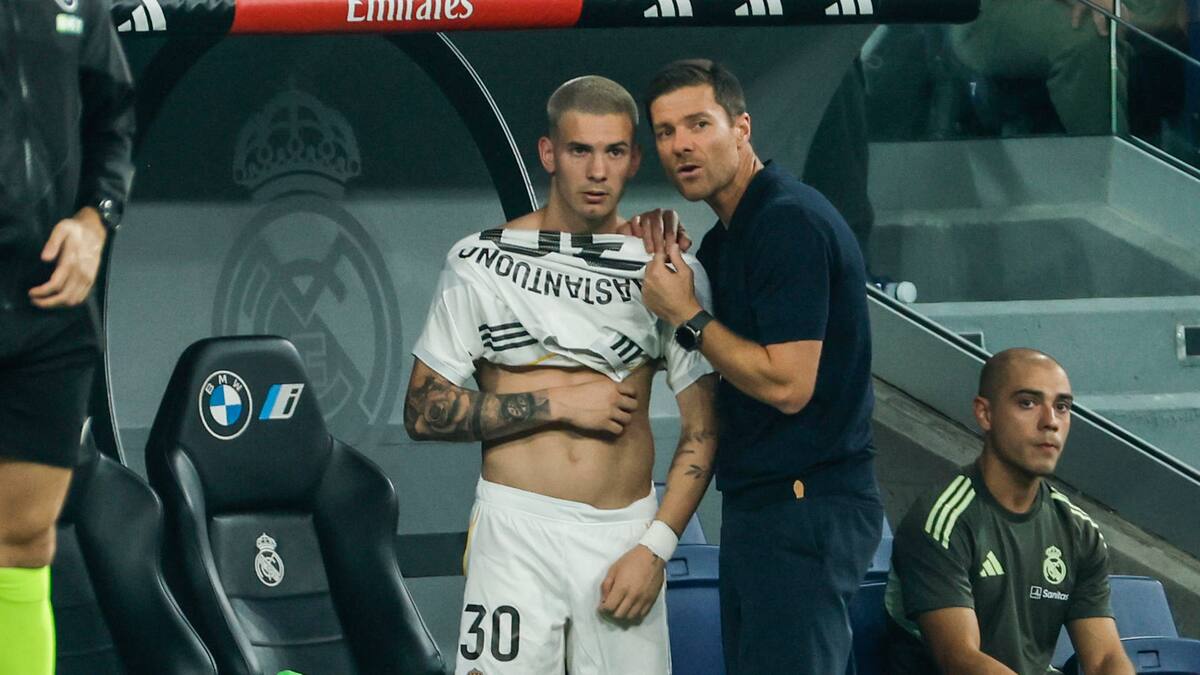 Franco Mastantuono y Xabi Alonso, técnico del Real Madrid.