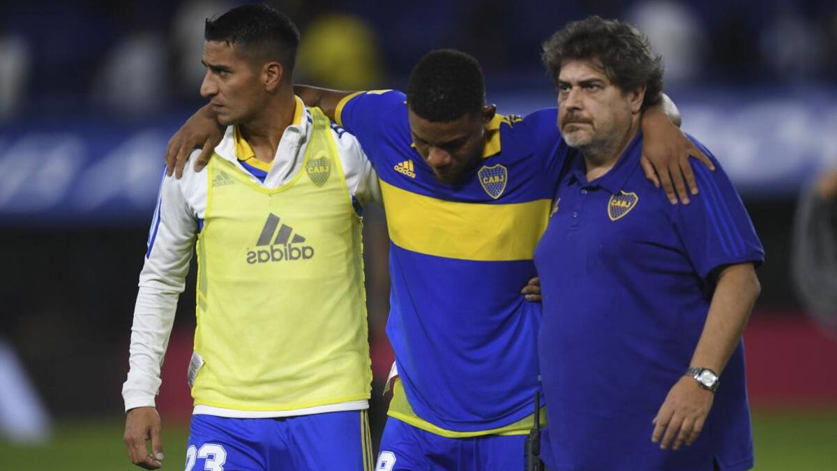 Frank Fabra; lesión vs. Colón de Santa Fe. Foto: Télam.