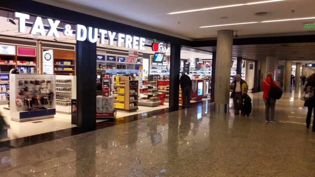 Se endurece cepo al turismo: no se podrá comprar en cuotas en los freeshops
