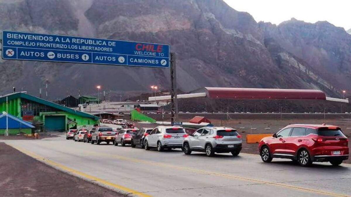 Viajar a Chile en verano: la infracción inesperada que termina en multas de hasta $400.000. Foto X @jriquelmediaz.