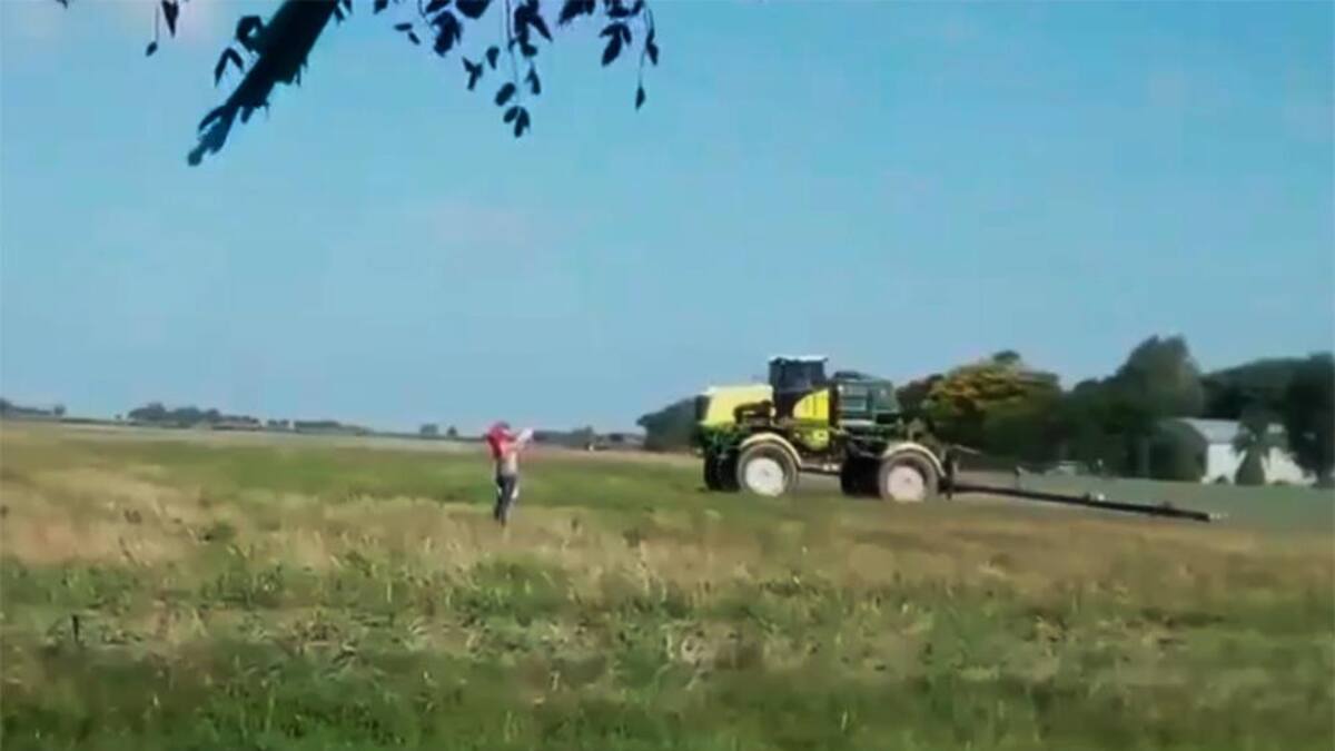 Fumigan con agrotóxicos cerca de cumpleaños con niños