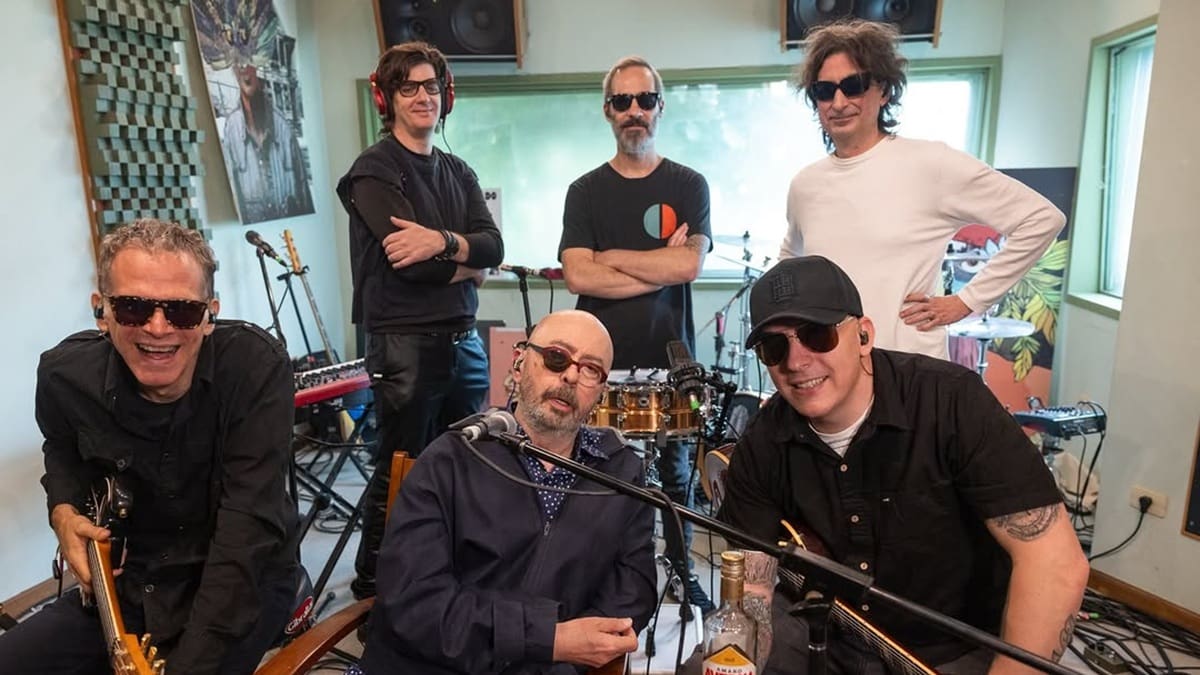 A qué hora tocan hoy Los Fundamentalistas del Aire Acondicionado: cómo ver gratis el recital en Comodoro Rivadavia