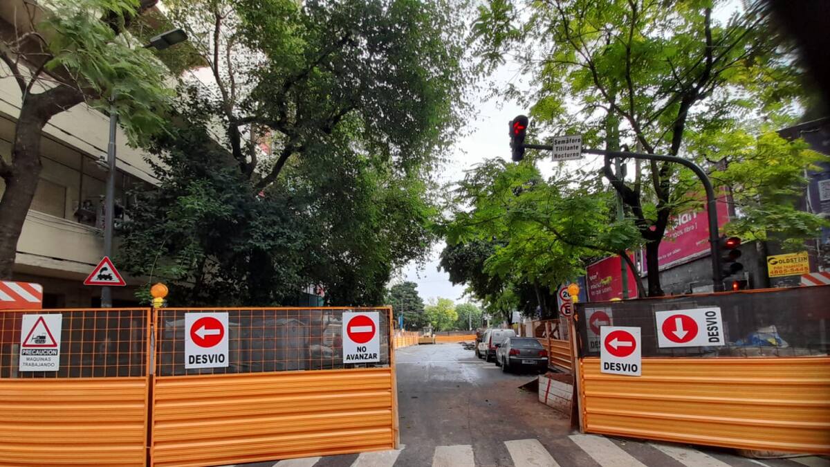 García Lorca cortada al tránsito por las obras del paso bajo nivel en Caballito. Foto: Ezequiel Alippe.