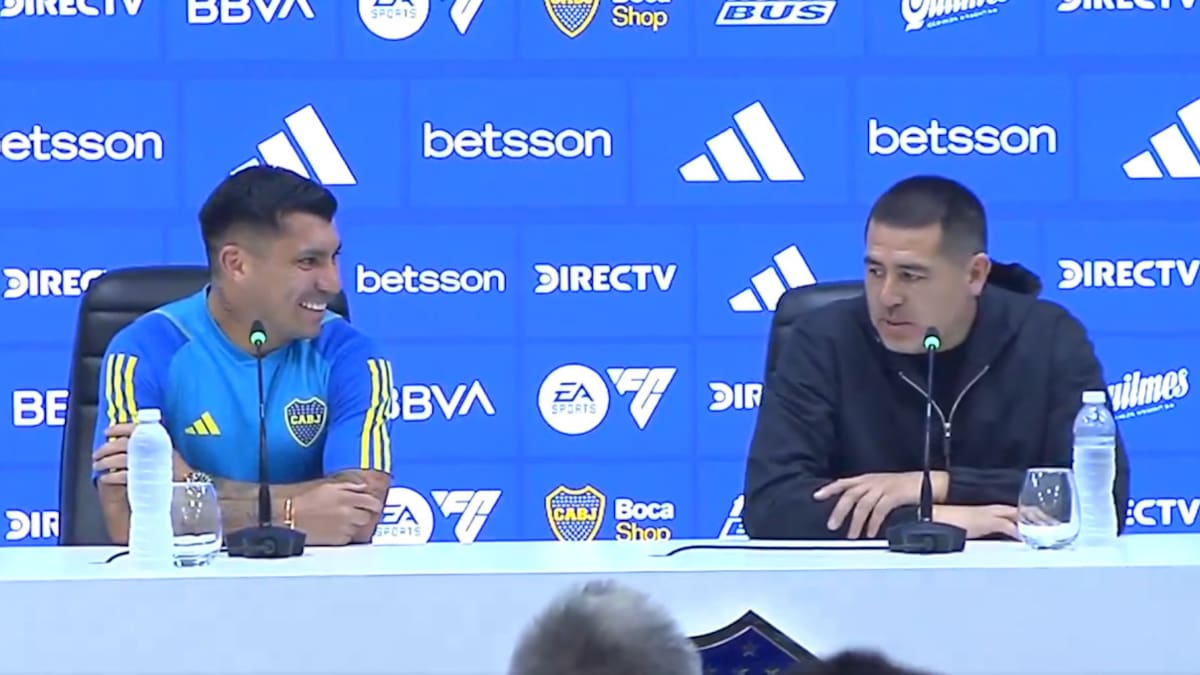 Gary Medel y Juan Román Riquelme; Boca Juniors. Foto: Captura