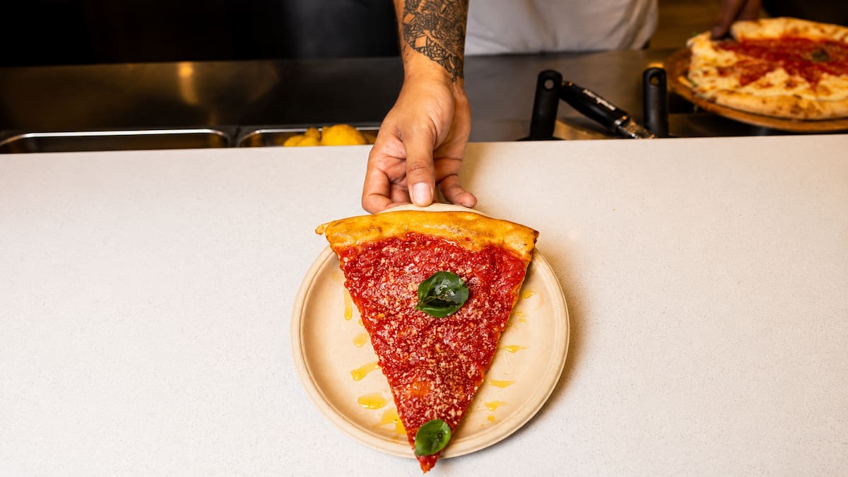 Dos argentinos hicieron historia: están entre los 100 mejores maestros pizzeros del mundo