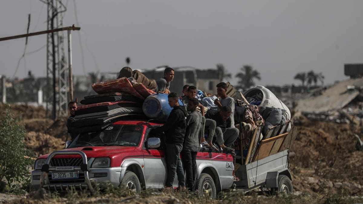 Gazatíes huyen de Rafah. Foto: EFE.
