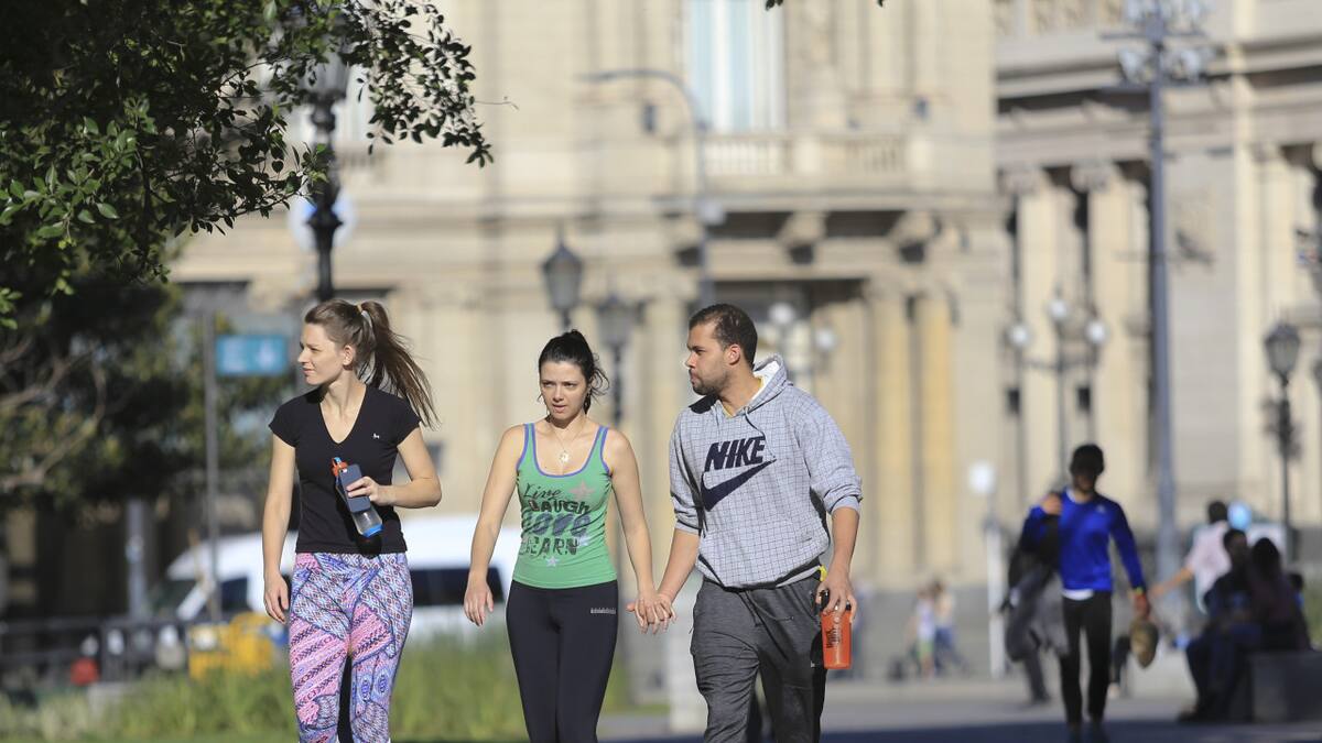 Gente disfrutando del parque. Foto: NA.
