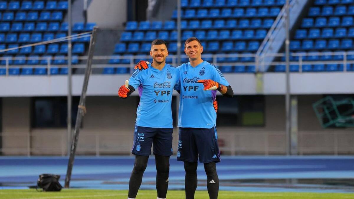 Gerónimo Rulli y el Dibu Martínez. Foto: Instagram.