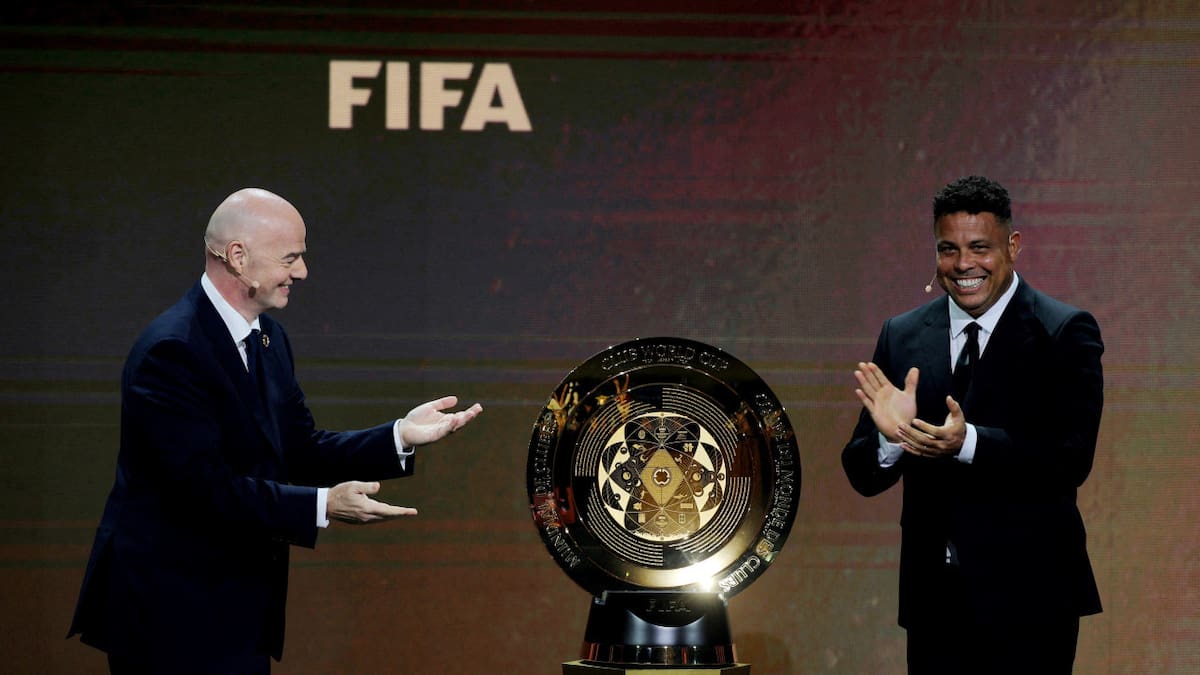 Gianni Infantino y Ronaldo Nazario en el sorteo del Mundial de Clubes 2025. Foto: Reuters