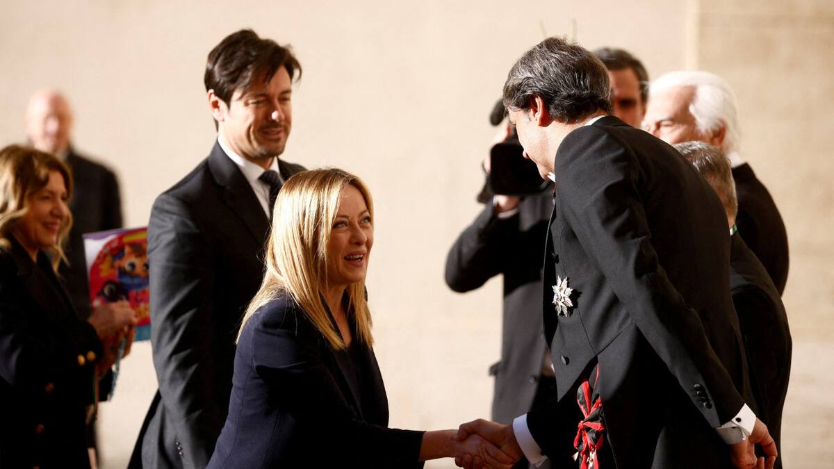 Giorgia Meloni y su ex pareja, Andrea Giambruno. Foto: REUTERS.