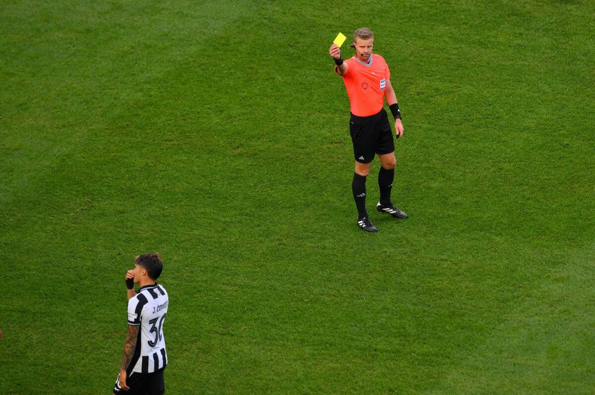 Glenn Nyberg, el árbitro de Boca vs Auckland City. Foto: Reuters/Steven Bisig