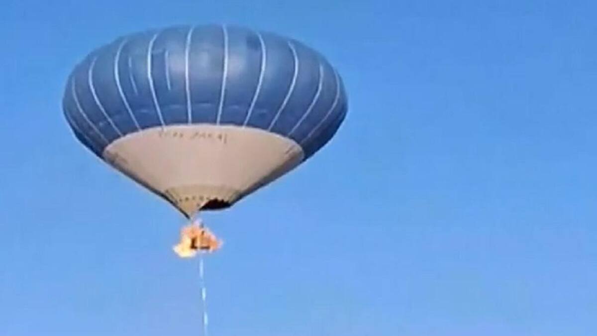 Globo aerostático incendiado. Foto: captura Instagram @cgtnamerica.