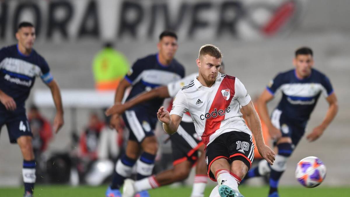 Gol de Lucas Beltrán; River Plate vs. Gimnasia y Esgrima La Plata. Foto: Télam.