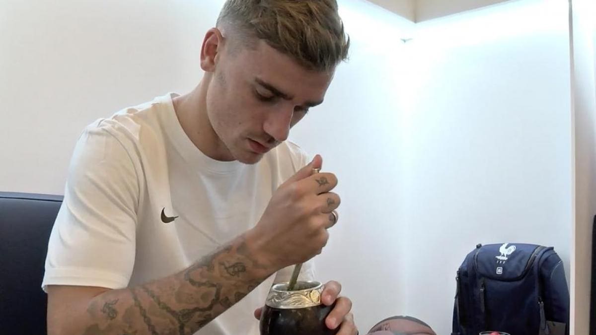 Griezmann tomando mate. Foto: redes sociales.