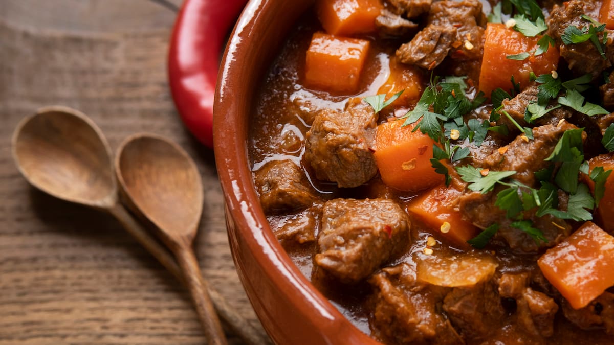 Perfecta para un invierno fit: la receta del guiso bajo en calorías que no lleva arroz ni fideos