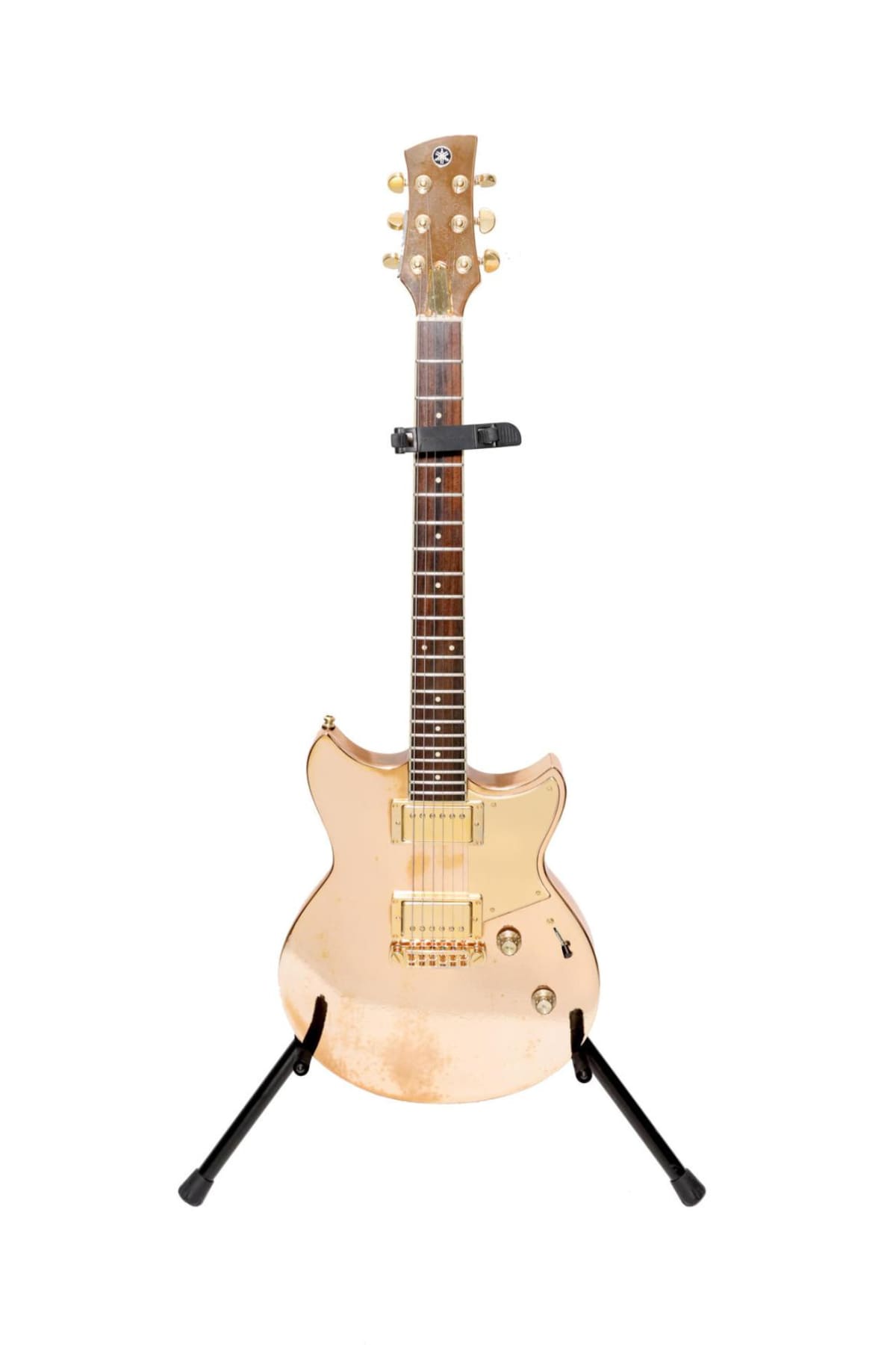 Guitarra eléctrica Yamaha Revstar dorada usada por Shakira en la gira El Dorado y que será expuesta en la exposición