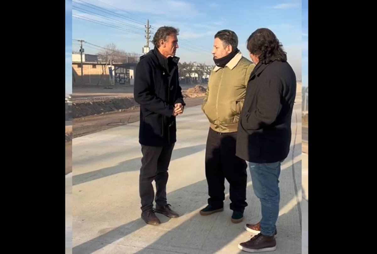 Gustavo Menéndez junto a Gabriel Katopodis en la ruta 40.