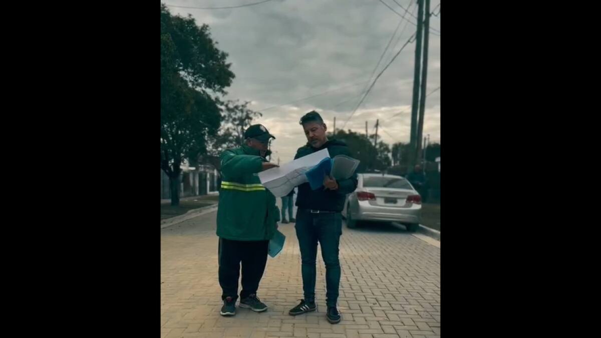 Gustavo Menéndez presentó nuevas obras en Merlo. Foto: Captura de video.