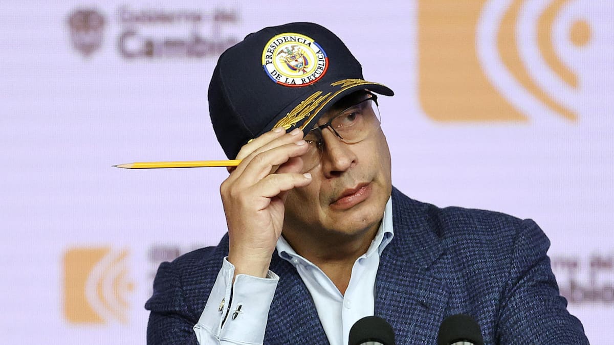 Colombia: Petro denunció el faltante de más de un millón de municiones y proyectiles de bases militares