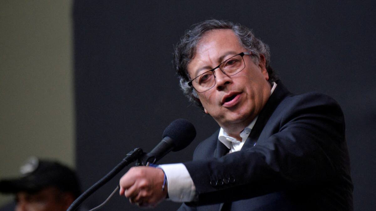 Gustavo Petro le prometió "máxima seguridad" al fiscal Francisco Barbosa. Foto: Reuters.