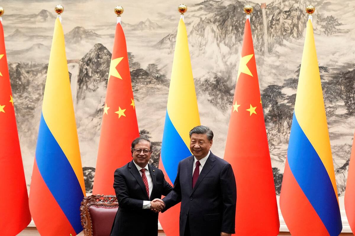 Gustavo Petro y Xi Jinping. Foto: Reuters/Ken Ishii