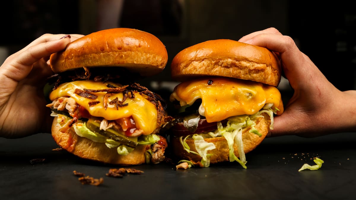 Día Mundial de la Hamburguesa: dónde conseguir cheeseburger con papas a $2.500