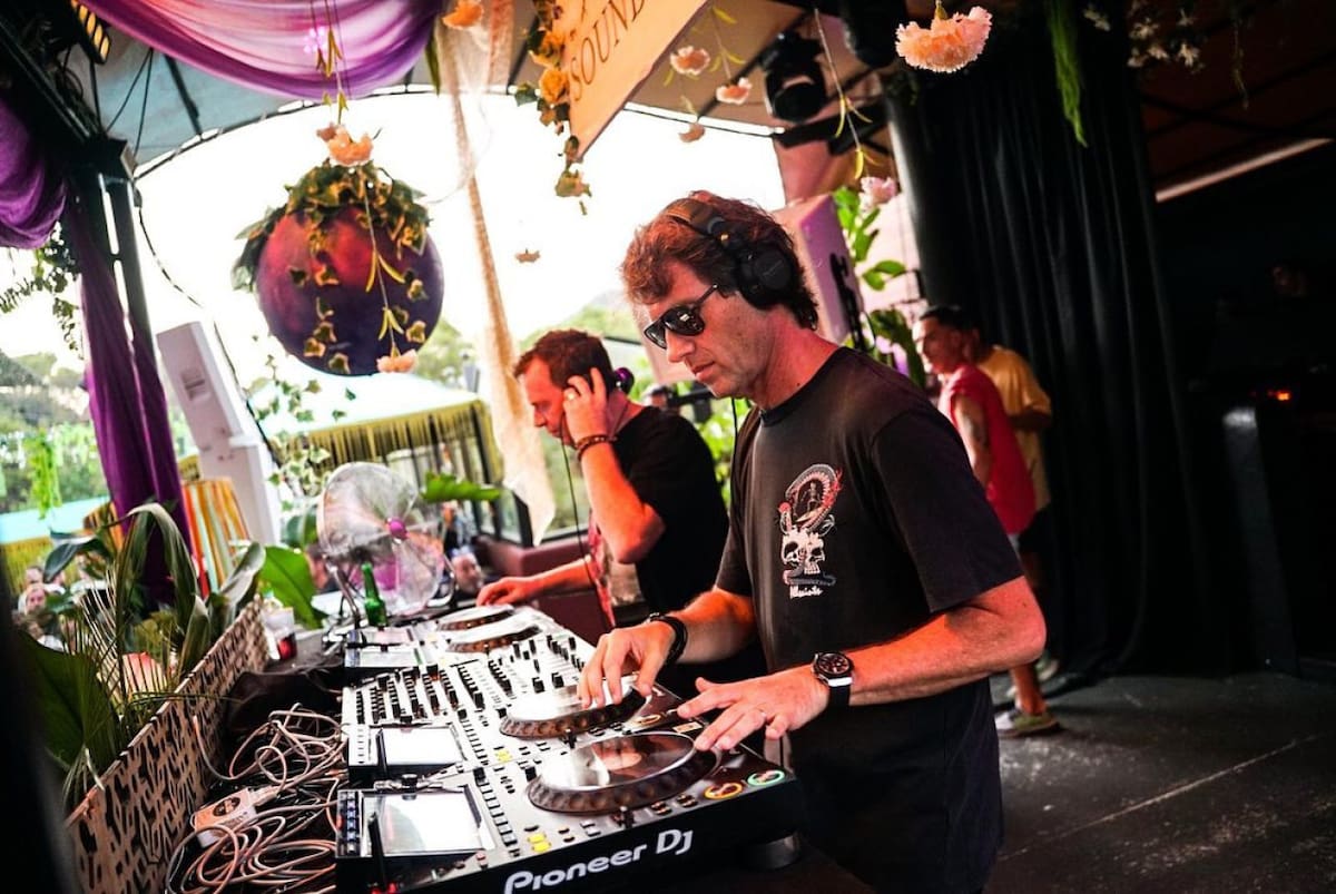 Herman Cattaneo con @djnickwarrenen en Ibiza - Fuente Foto @djhernancattaneo