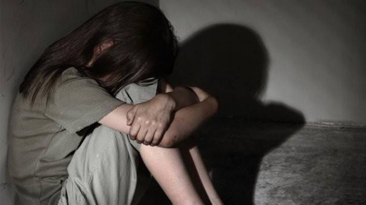 Hermanos violan a su prima