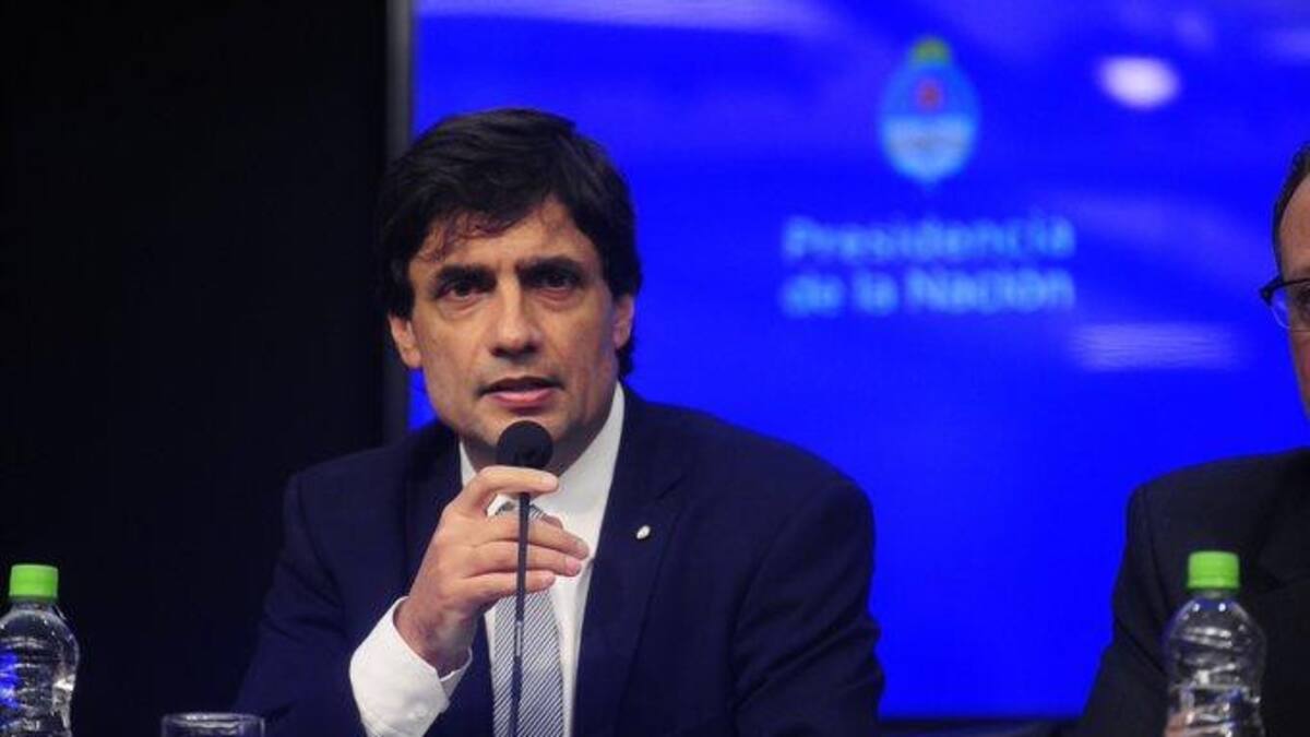 Hernán Lacunza, ministro de Hacienda, conferencia de prensa