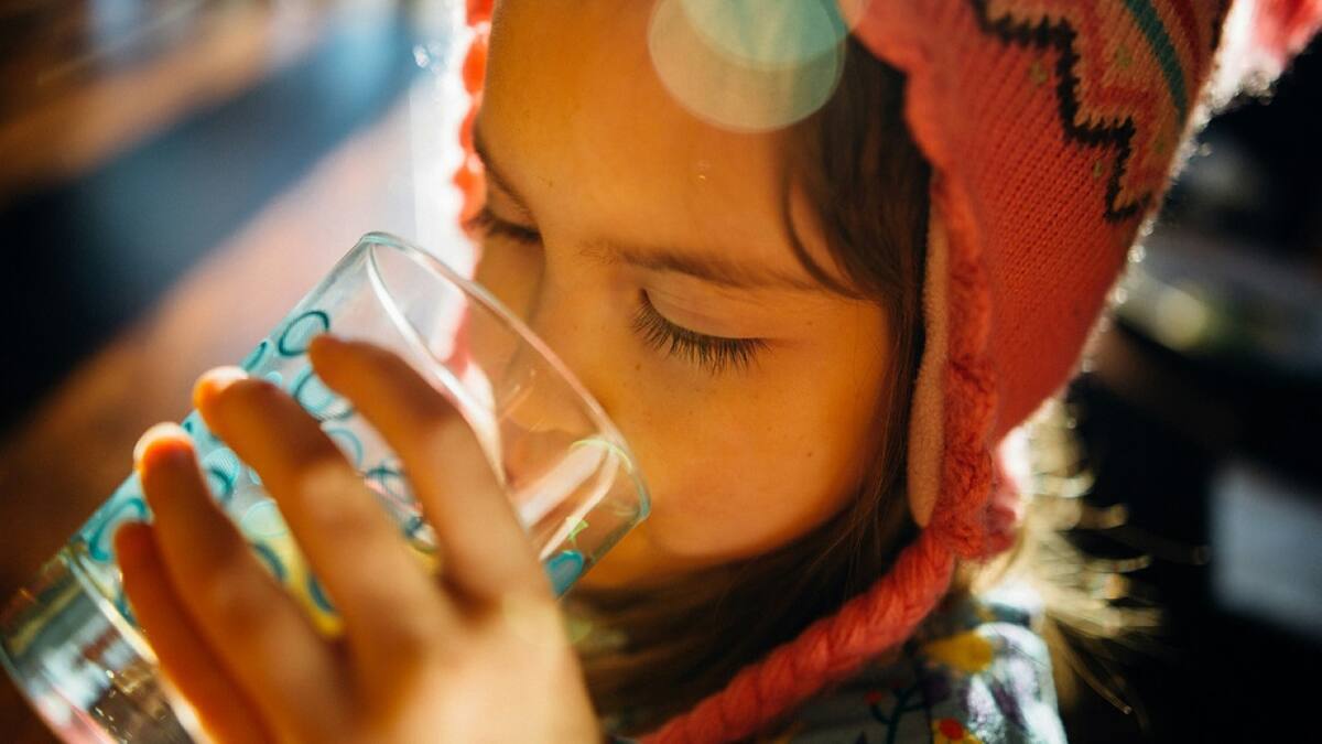 Deshidratación en invierno: cuáles son sus síntomas y cómo afectan físicamente durante los días fríos