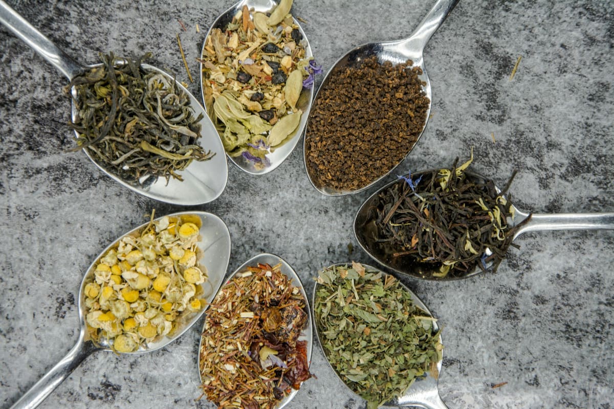 Hierbas, té, infusión. Foto: Unsplash