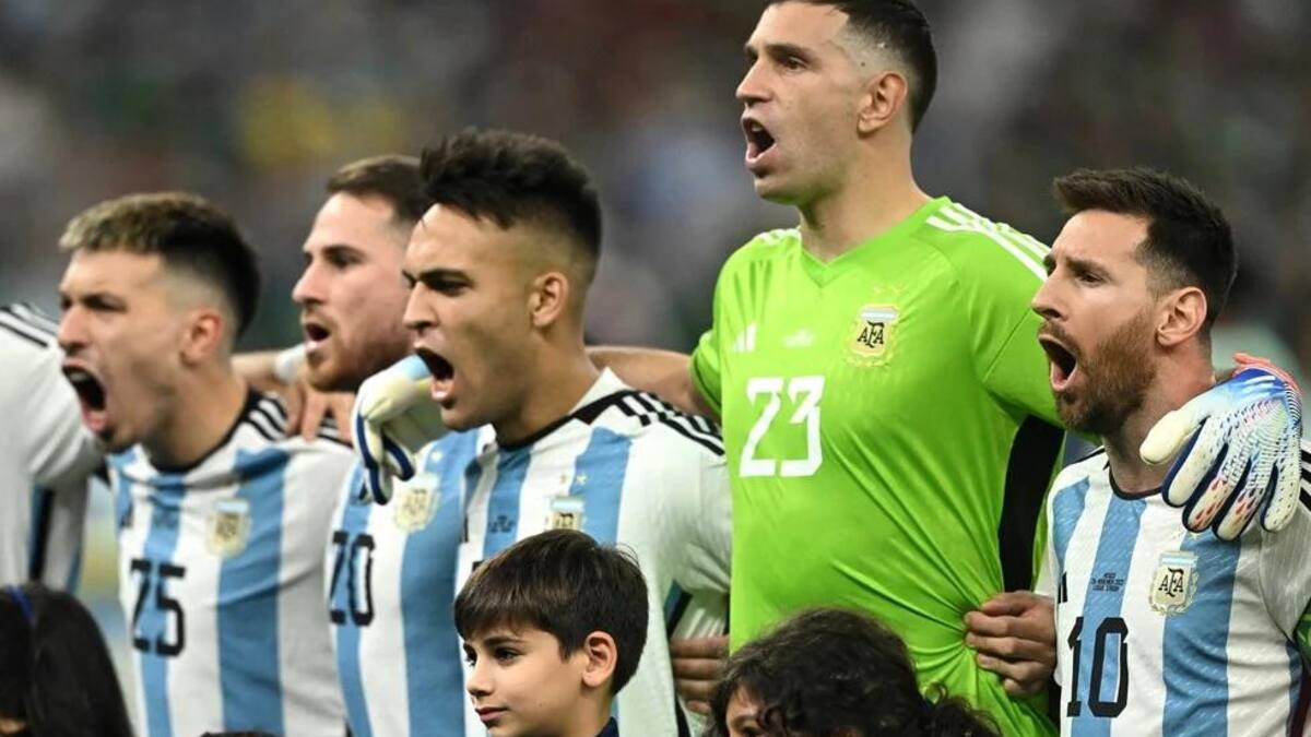 Himno argentino cantado por los jugadores. Foto: REUTERS